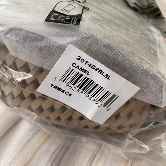 NEW! Michael Kors Tribeca Small Hand-Woven Leather Shoulder Bag Camel $398 - Picture 5 of 15